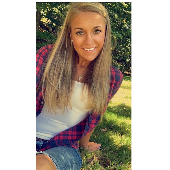 Meet your Posher, Paige - Picture 3 of 3